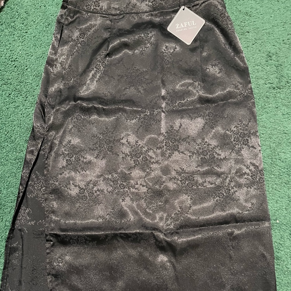ZAFUL mid length oriental black skirt